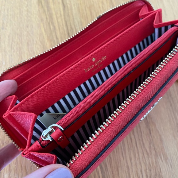 Kate Spade Zipped Wallet - Picture 6 of 6